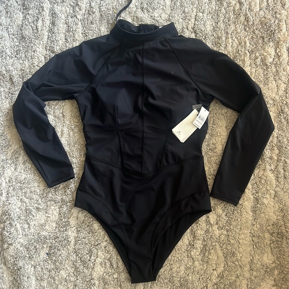 COPY - Rip curl, Mirage Ultimate Long Sleeve swimsuit, size M, black - Picture 8 of 13